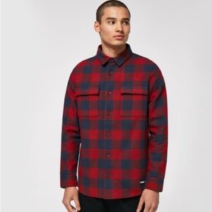 Oakley Mens Bear Cozy Flannel Shirt Red/Blue Check, Size L, NWT